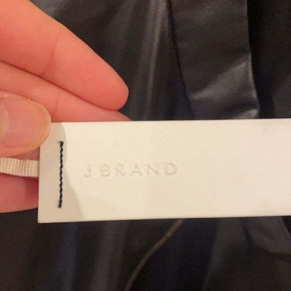 Nwt J Brand olmstead satin jacket. It can be worn as a jacket or a blouse - Picture 7 of 10